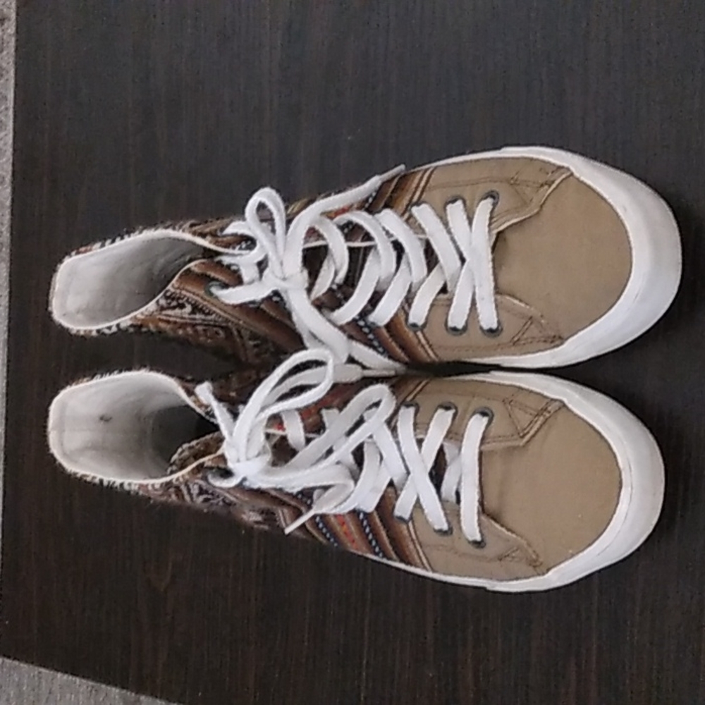 Inkkas Canvas High Top Sneakers